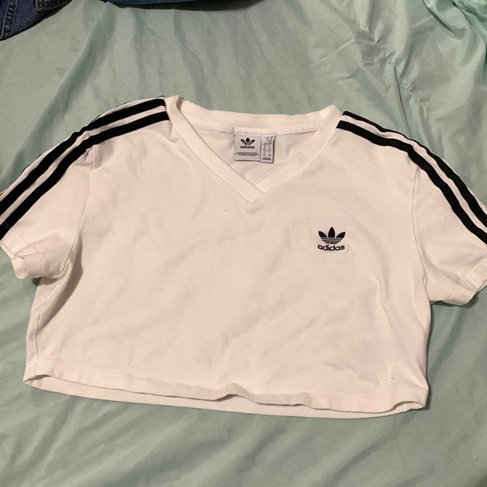 cropped adidas tee